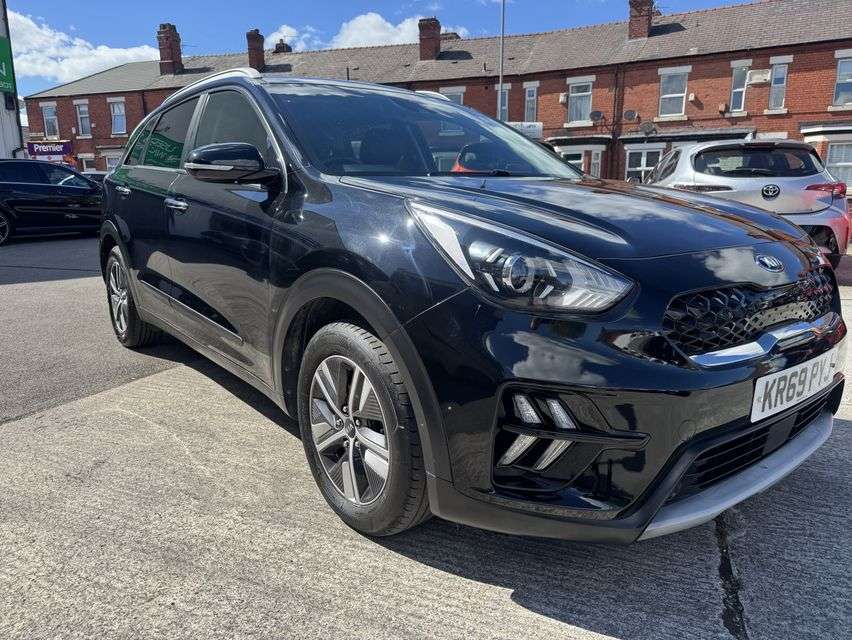 A 2020 KIA NIRO 1.6 GDi 2 SUV 5dr Petrol Hybrid DCT Euro 6 (s/s) (139 bhp) A 2020 KIA NIRO 1.6 GDi 2 SUV 5dr Petrol Hybrid DCT Euro 6 (s/s) (139 bhp)