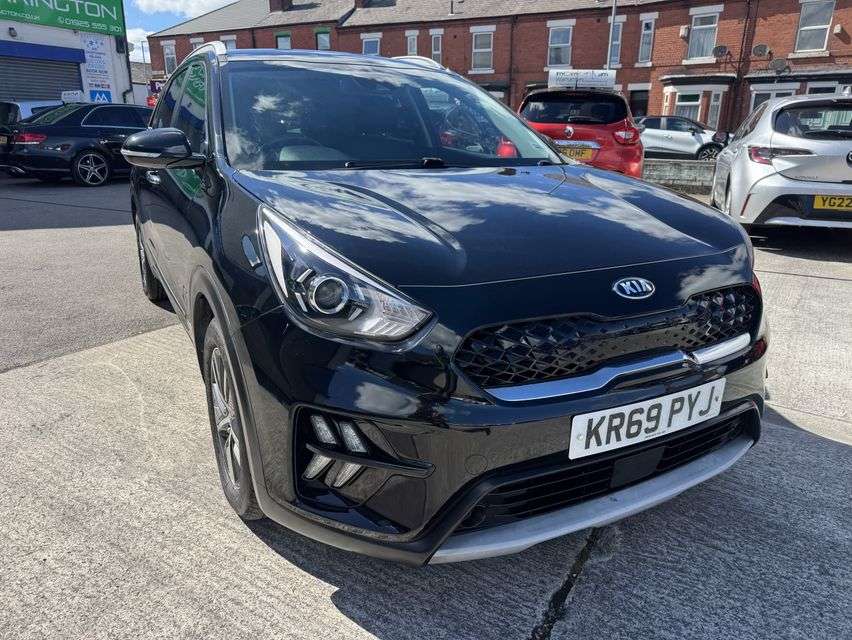 A 2020 KIA NIRO 1.6 GDi 2 SUV 5dr Petrol Hybrid DCT Euro 6 (s/s) (139 bhp) A 2020 KIA NIRO 1.6 GDi 2 SUV 5dr Petrol Hybrid DCT Euro 6 (s/s) (139 bhp)