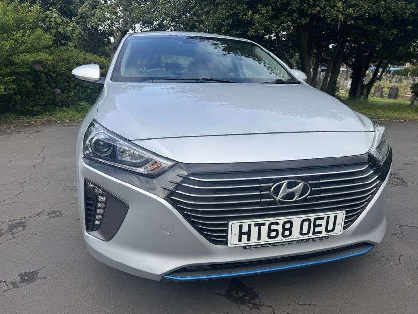 A 2019 HYUNDAI IONIQ 1.6 h-GDi GPF SE Hatchback 5dr Petrol Hybrid DCT Euro 6 (s/s) (141 ps) A 2019 HYUNDAI IONIQ 1.6 h-GDi GPF SE Hatchback 5dr Petrol Hybrid DCT Euro 6 (s/s) (141 ps)