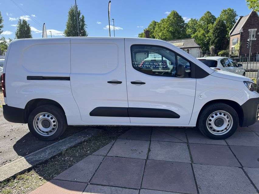 A 2023 PEUGEOT PARTNER 1.5 BlueHDi 950 Professional Premium + Long Panel Van 6dr Diesel Manual LWB A 2023 PEUGEOT PARTNER 1.5 BlueHDi 950 Professional Premium + Long Panel Van 6dr Diesel Manual LWB
