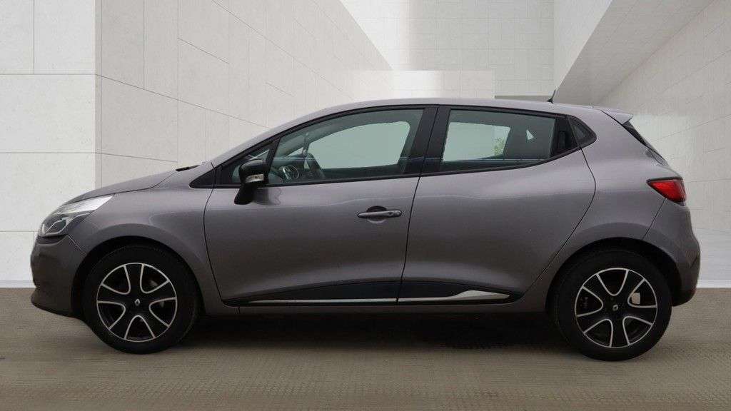 A 2015 RENAULT CLIO 1.5 dCi Dynamique MediaNav Hatchback 5dr Diesel Manual Euro 5 (s/s) (90 ps) A 2015 RENAULT CLIO 1.5 dCi Dynamique MediaNav Hatchback 5dr Diesel Manual Euro 5 (s/s) (90 ps)