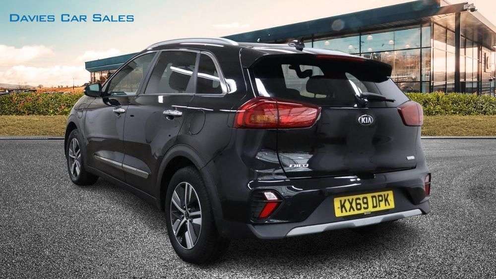 A 2020 KIA NIRO 1.6 GDi 8.9kWh 3 SUV 5dr Petrol Plug-in Hybrid DCT Euro 6 (s/s) (139 bhp) A 2020 KIA NIRO 1.6 GDi 8.9kWh 3 SUV 5dr Petrol Plug-in Hybrid DCT Euro 6 (s/s) (139 bhp)