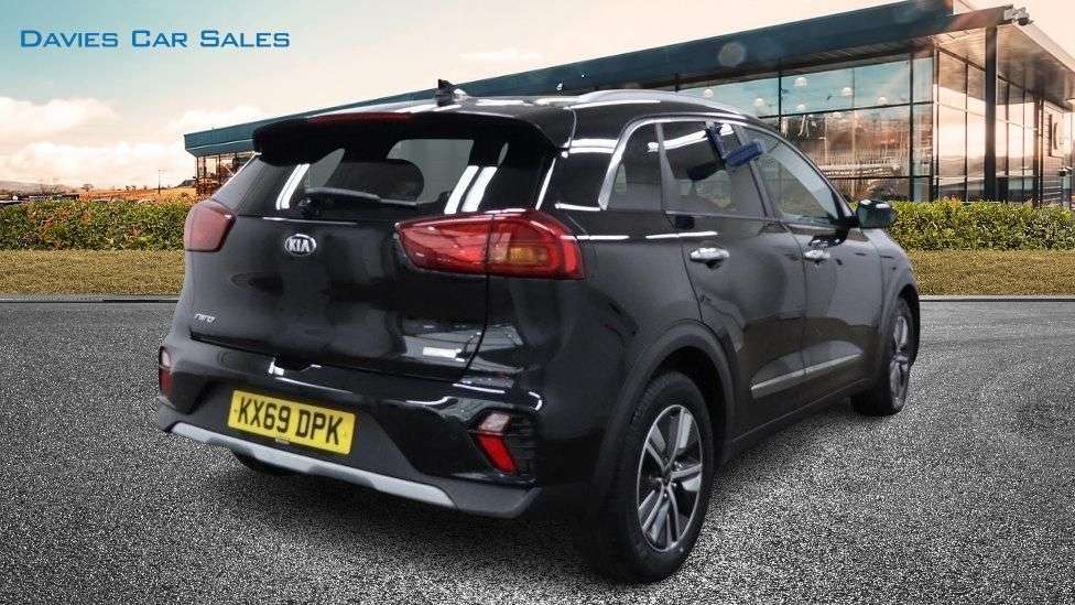 A 2020 KIA NIRO 1.6 GDi 8.9kWh 3 SUV 5dr Petrol Plug-in Hybrid DCT Euro 6 (s/s) (139 bhp) A 2020 KIA NIRO 1.6 GDi 8.9kWh 3 SUV 5dr Petrol Plug-in Hybrid DCT Euro 6 (s/s) (139 bhp)