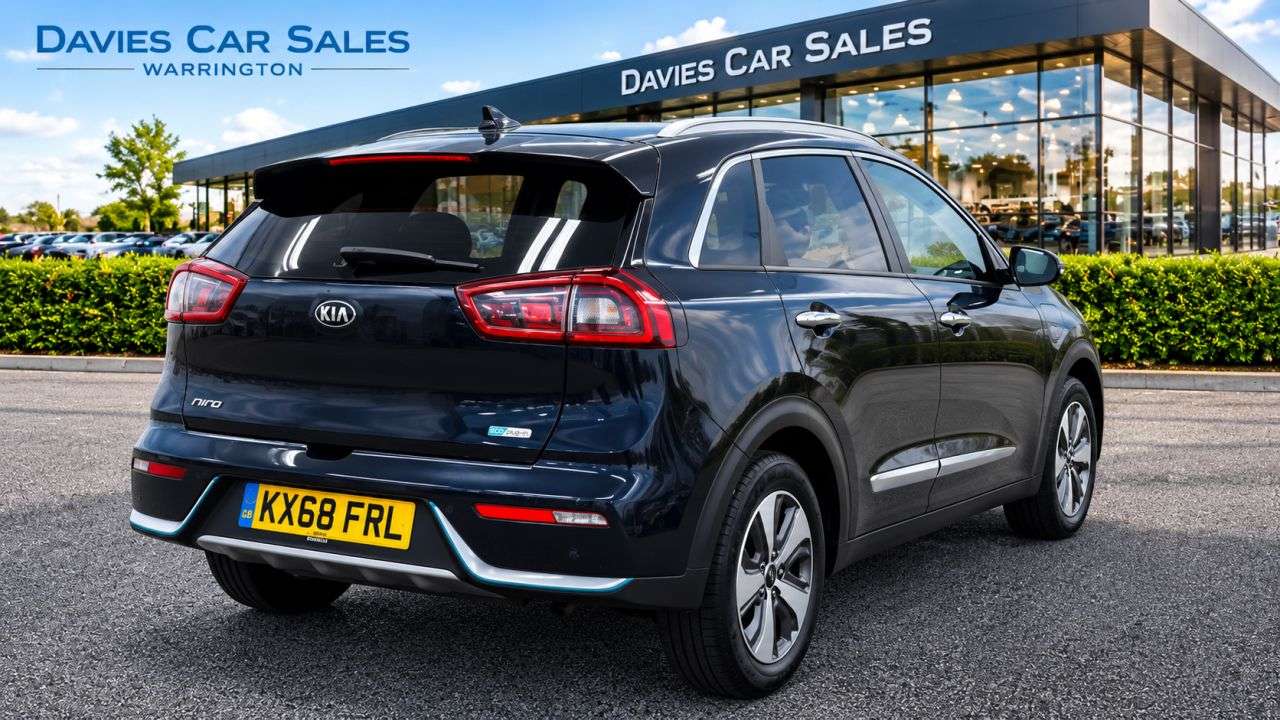 A 2018 KIA NIRO 1.6 GDi 8.9kWh 3 SUV 5dr Petrol Plug-in Hybrid DCT Euro 6 (s/s) (139 bhp) A 2018 KIA NIRO 1.6 GDi 8.9kWh 3 SUV 5dr Petrol Plug-in Hybrid DCT Euro 6 (s/s) (139 bhp)