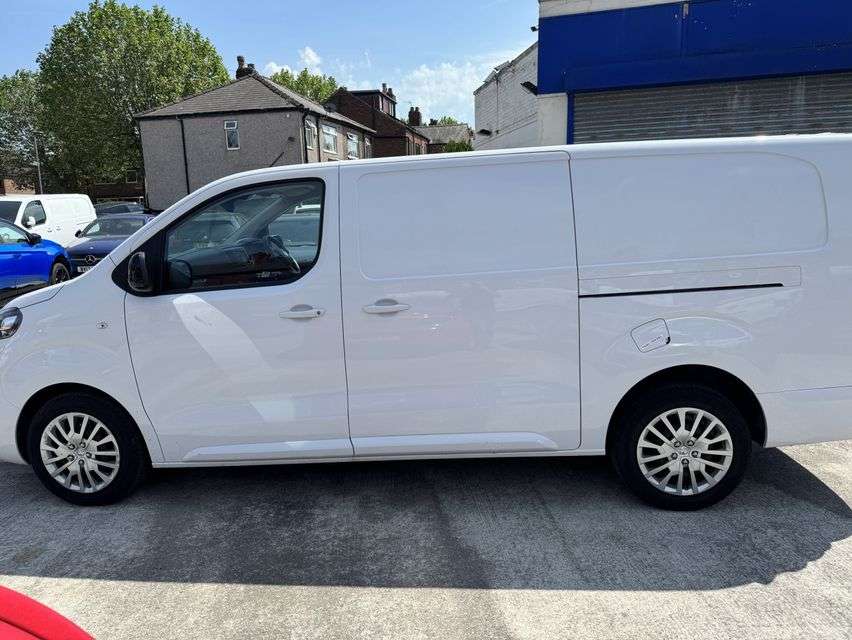 A 2023 VAUXHALL VIVARO 1.5 Turbo D 2900 Pro Panel Van 6dr Diesel Manual L2 H1 Euro 6 (s/s) (100 ps A 2023 VAUXHALL VIVARO 1.5 Turbo D 2900 Pro Panel Van 6dr Diesel Manual L2 H1 Euro 6 (s/s) (100 ps