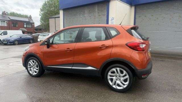A 2015 RENAULT CAPTUR 1.5 dCi ENERGY Dynamique MediaNav SUV 5dr Diesel Manual Euro 5 (s/s) (90 ps A 2015 RENAULT CAPTUR 1.5 dCi ENERGY Dynamique MediaNav SUV 5dr Diesel Manual Euro 5 (s/s) (90 ps