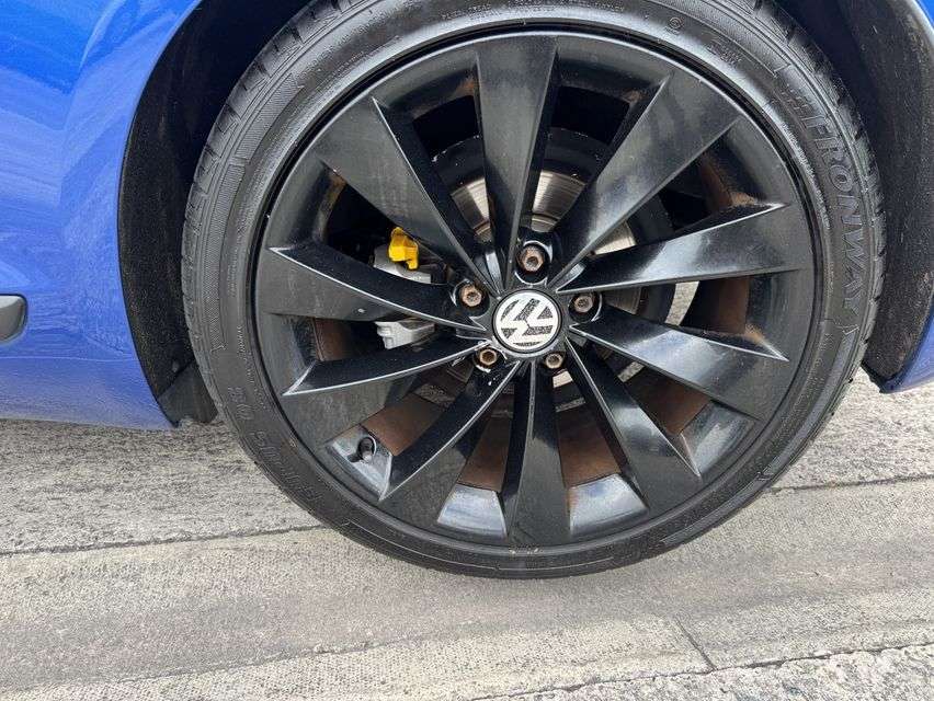 A 2009 VOLKSWAGEN SCIROCCO 2.0 TSI GT Hatchback 3dr Petrol Manual Euro 5 (210 ps) A 2009 VOLKSWAGEN SCIROCCO 2.0 TSI GT Hatchback 3dr Petrol Manual Euro 5 (210 ps)