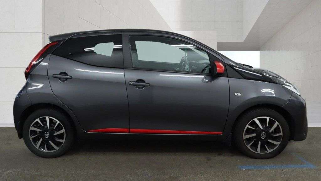 2021 TOYOTA AYGO 2021 TOYOTA AYGO