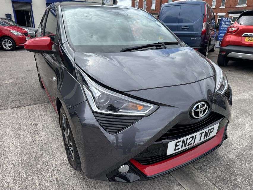 A 2021 TOYOTA AYGO 1.0 VVT-i x-trend Hatchback 5dr Petrol x-shift Euro 6 (Safety Sense) (71 ps A 2021 TOYOTA AYGO 1.0 VVT-i x-trend Hatchback 5dr Petrol x-shift Euro 6 (Safety Sense) (71 ps
