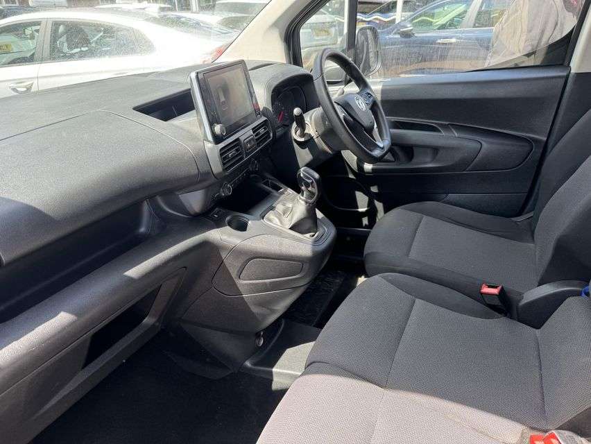 A 2019 VAUXHALL COMBO 1.6 Turbo D 2300 Sportive Panel Van 4dr Diesel Manual L1 H1 Euro 6 (s/s) (1 A 2019 VAUXHALL COMBO 1.6 Turbo D 2300 Sportive Panel Van 4dr Diesel Manual L1 H1 Euro 6 (s/s) (1