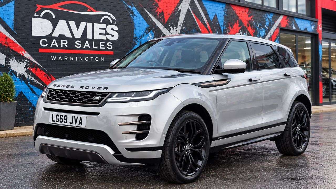 A 2019 LAND ROVER RANGE ROVER EVOQUE 2.0 D180 R-Dynamic S SUV 5dr Diesel Auto 4WD Euro 6 (s/s) (180 ps) A 2019 LAND ROVER RANGE ROVER EVOQUE 2.0 D180 R-Dynamic S SUV 5dr Diesel Auto 4WD Euro 6 (s/s) (180 ps)