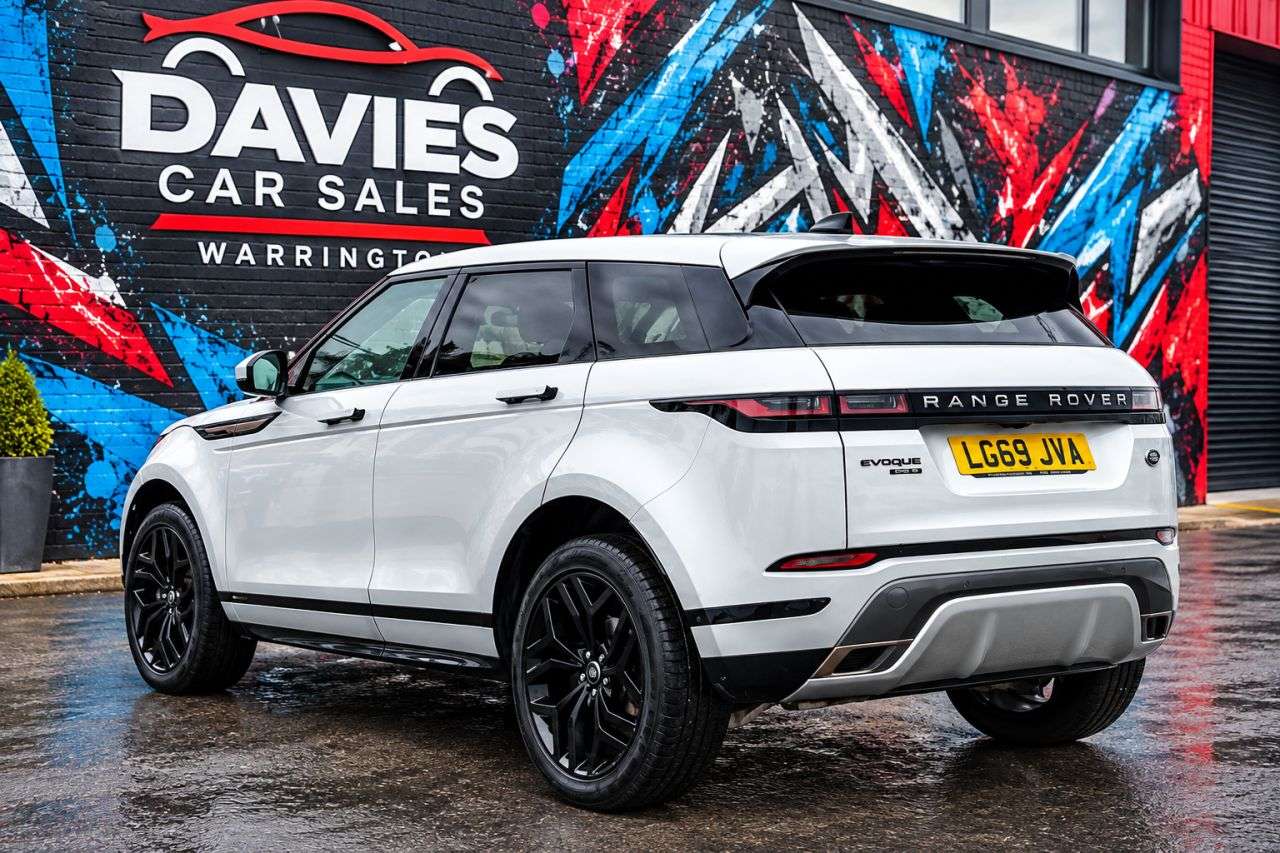 A 2019 LAND ROVER RANGE ROVER EVOQUE 2.0 D180 R-Dynamic S SUV 5dr Diesel Auto 4WD Euro 6 (s/s) (180 ps) A 2019 LAND ROVER RANGE ROVER EVOQUE 2.0 D180 R-Dynamic S SUV 5dr Diesel Auto 4WD Euro 6 (s/s) (180 ps)