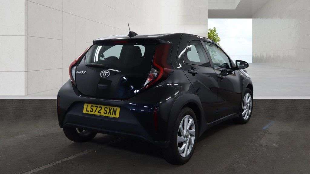 A 2022 TOYOTA AYGO X 1.0 VVT-i Pure Hatchback 5dr Petrol x-shift Euro 6 (s/s) (72 ps) A 2022 TOYOTA AYGO X 1.0 VVT-i Pure Hatchback 5dr Petrol x-shift Euro 6 (s/s) (72 ps)