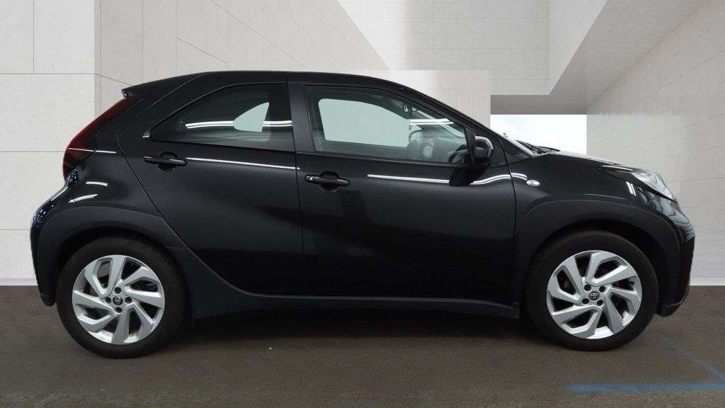 2022 TOYOTA AYGO X 2022 TOYOTA AYGO X