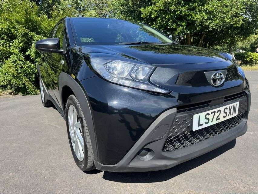 A 2022 TOYOTA AYGO X 1.0 VVT-i Pure Hatchback 5dr Petrol x-shift Euro 6 (s/s) (72 ps) A 2022 TOYOTA AYGO X 1.0 VVT-i Pure Hatchback 5dr Petrol x-shift Euro 6 (s/s) (72 ps)