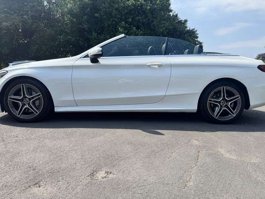A 2019 MERCEDES-BENZ C-CLASS 2.0 C300d AMG Line Cabriolet 2dr Diesel G-Tronic+ Euro 6 (s/s) (245 ps) A 2019 MERCEDES-BENZ C-CLASS 2.0 C300d AMG Line Cabriolet 2dr Diesel G-Tronic+ Euro 6 (s/s) (245 ps)