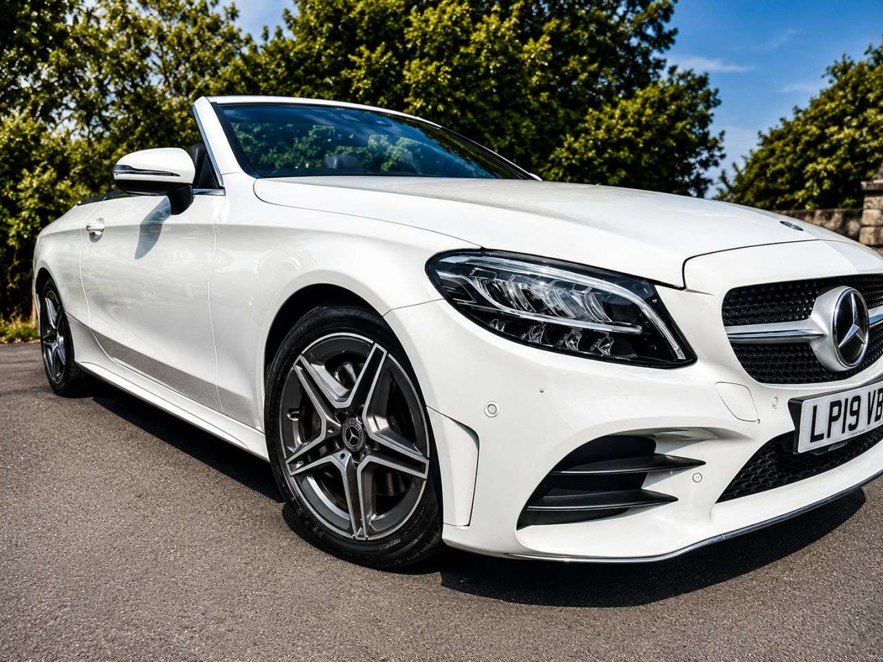 A 2019 MERCEDES-BENZ C CLASS 2.0 C300d AMG Line Cabriolet 2dr Diesel G-Tronic+ Euro 6 (s/s) (245 ps) A 2019 MERCEDES-BENZ C CLASS 2.0 C300d AMG Line Cabriolet 2dr Diesel G-Tronic+ Euro 6 (s/s) (245 ps)