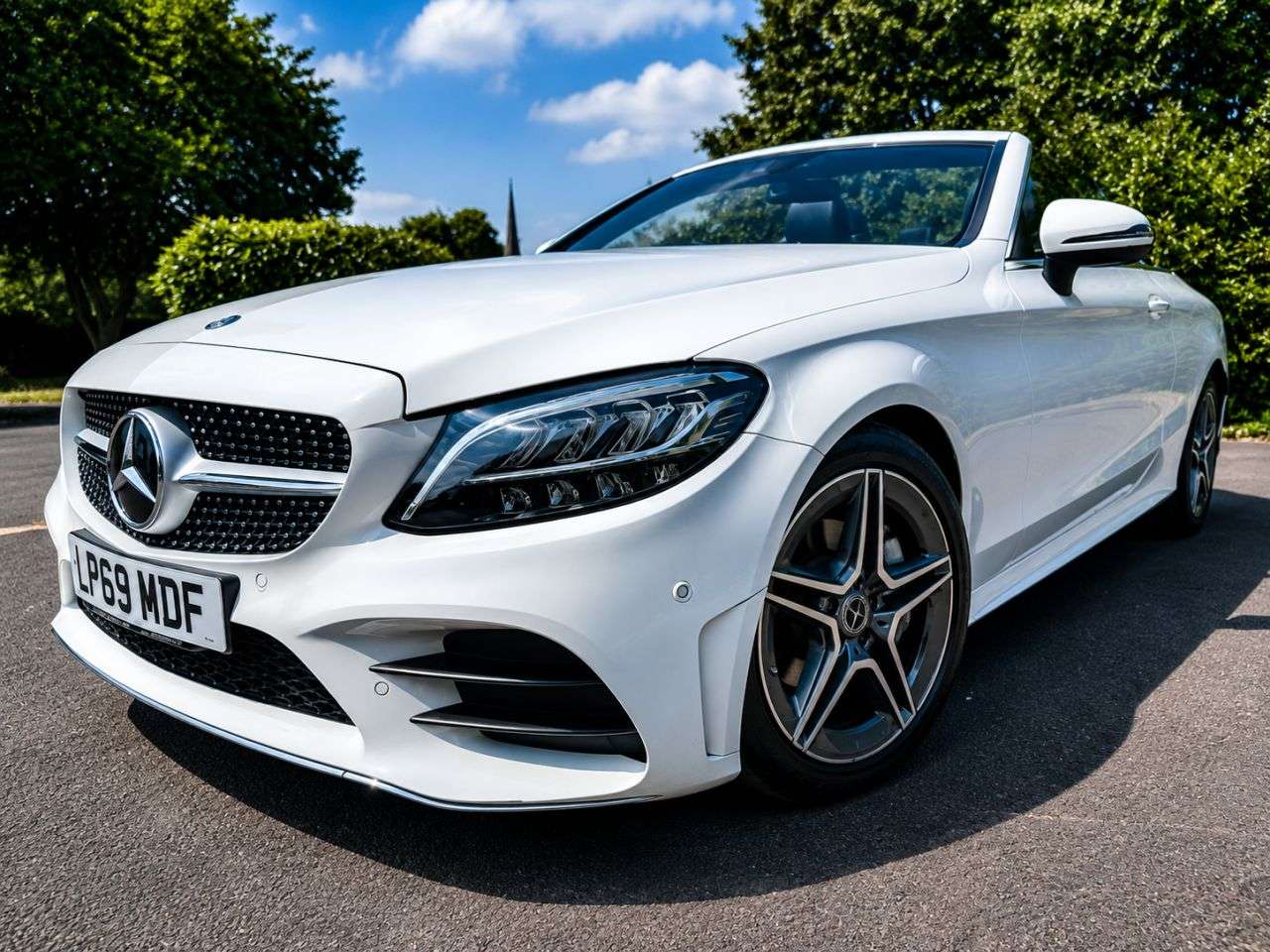 A 2019 MERCEDES-BENZ C CLASS 2.0 C300d AMG Line Cabriolet 2dr Diesel G-Tronic+ Euro 6 (s/s) (245 ps) A 2019 MERCEDES-BENZ C CLASS 2.0 C300d AMG Line Cabriolet 2dr Diesel G-Tronic+ Euro 6 (s/s) (245 ps)