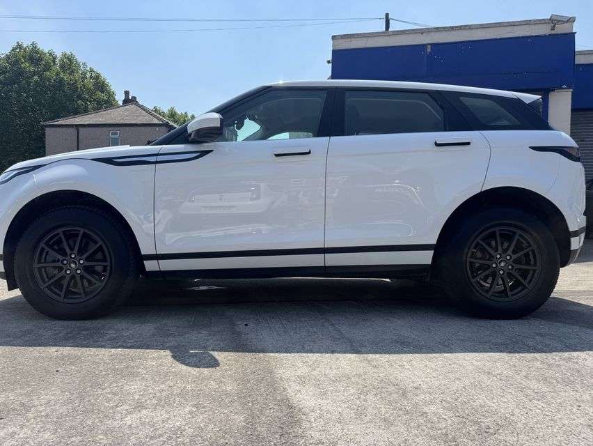 A 2019 LAND ROVER RANGE ROVER EVOQUE 2.0 D150 SUV 5dr Diesel Manual FWD Euro 6 (s/s) (150 ps) A 2019 LAND ROVER RANGE ROVER EVOQUE 2.0 D150 SUV 5dr Diesel Manual FWD Euro 6 (s/s) (150 ps)