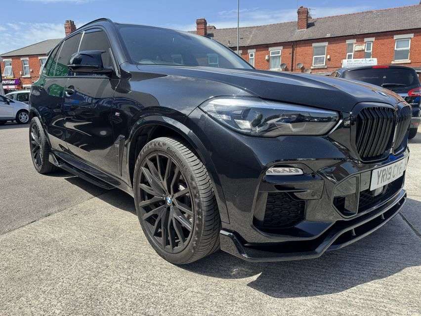 A 2019 BMW X5 3.0 30d M Sport SUV 5dr Diesel Auto xDrive Euro 6 (s/s) (265 ps) A 2019 BMW X5 3.0 30d M Sport SUV 5dr Diesel Auto xDrive Euro 6 (s/s) (265 ps)