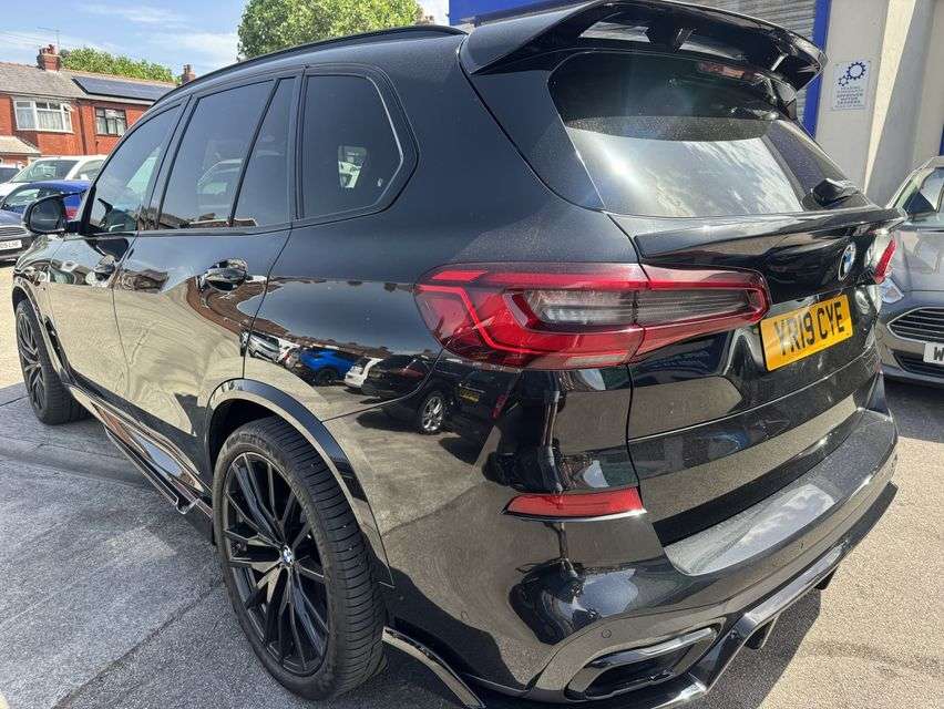 A 2019 BMW X5 3.0 30d M Sport SUV 5dr Diesel Auto xDrive Euro 6 (s/s) (265 ps) A 2019 BMW X5 3.0 30d M Sport SUV 5dr Diesel Auto xDrive Euro 6 (s/s) (265 ps)