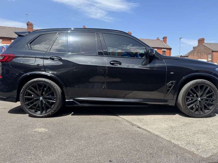 A 2019 BMW X5 3.0 30d M Sport SUV 5dr Diesel Auto xDrive Euro 6 (s/s) (265 ps) A 2019 BMW X5 3.0 30d M Sport SUV 5dr Diesel Auto xDrive Euro 6 (s/s) (265 ps)
