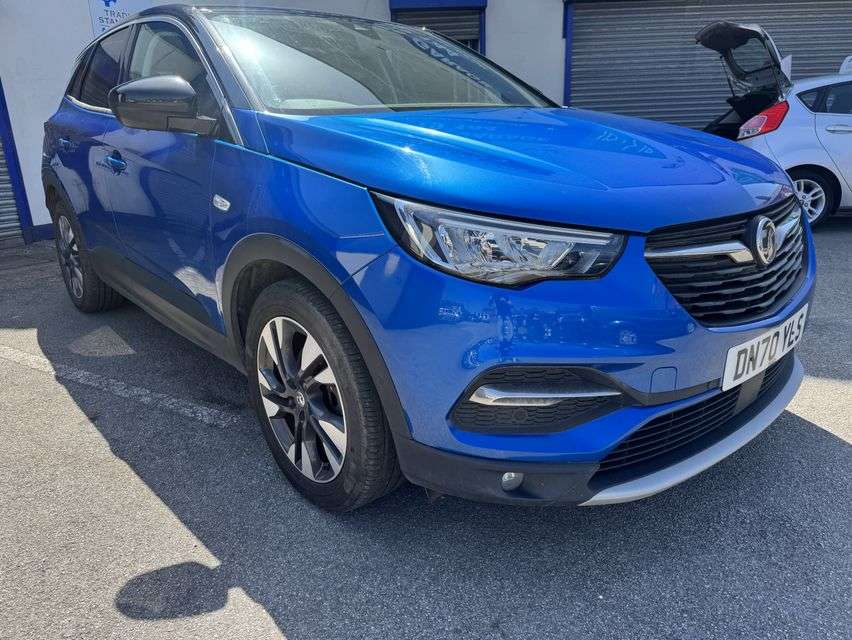 A 2020 VAUXHALL GRANDLAND X 1.5 Turbo D SRi Nav SUV 5dr Diesel Manual Euro 6 (s/s) (130 ps) A 2020 VAUXHALL GRANDLAND X 1.5 Turbo D SRi Nav SUV 5dr Diesel Manual Euro 6 (s/s) (130 ps)