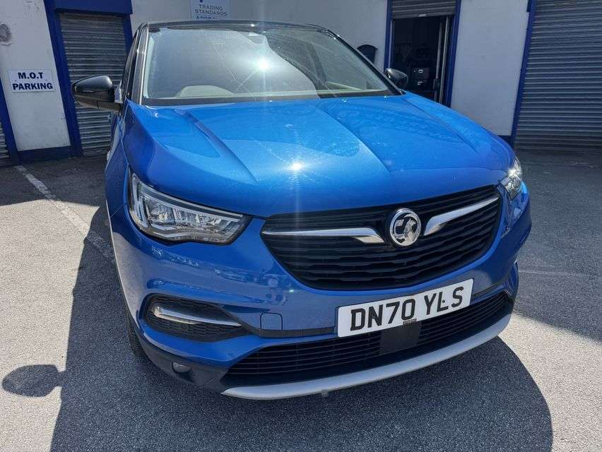 A 2020 VAUXHALL GRANDLAND X 1.5 Turbo D SRi Nav SUV 5dr Diesel Manual Euro 6 (s/s) (130 ps) A 2020 VAUXHALL GRANDLAND X 1.5 Turbo D SRi Nav SUV 5dr Diesel Manual Euro 6 (s/s) (130 ps)