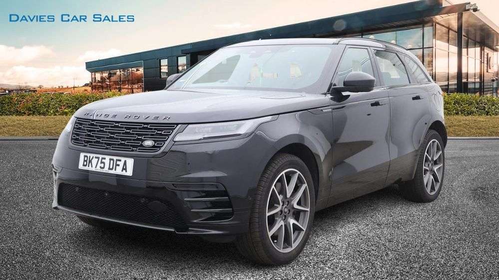 A 2025 LAND ROVER RANGE ROVER VELAR 2.0 P400e 19.2kWh Dynamic SE SUV 5dr Petrol Plug-in Hybrid Auto 4WD Euro 6 A 2025 LAND ROVER RANGE ROVER VELAR 2.0 P400e 19.2kWh Dynamic SE SUV 5dr Petrol Plug-in Hybrid Auto 4WD Euro 6