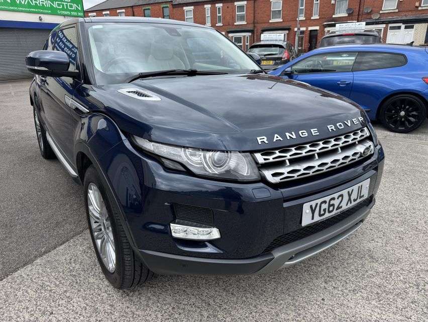 A 2012 LAND ROVER RANGE ROVER EVOQUE 2.2 SD4 Prestige Coupe 3dr Diesel Auto 4WD Euro 5 (190 ps) A 2012 LAND ROVER RANGE ROVER EVOQUE 2.2 SD4 Prestige Coupe 3dr Diesel Auto 4WD Euro 5 (190 ps)