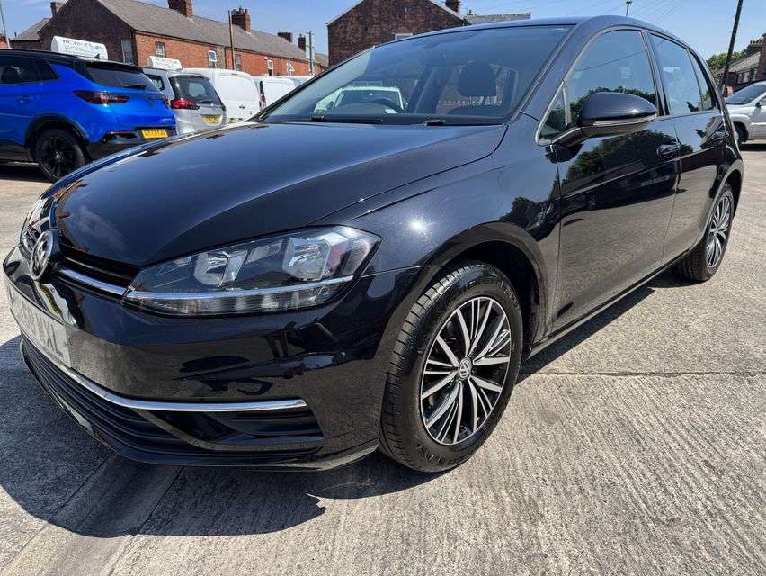 A 2018 VOLKSWAGEN GOLF 1.0 TSI SE Hatchback 5dr Petrol Manual Euro 6 (s/s) (110 bhp) A 2018 VOLKSWAGEN GOLF 1.0 TSI SE Hatchback 5dr Petrol Manual Euro 6 (s/s) (110 bhp)