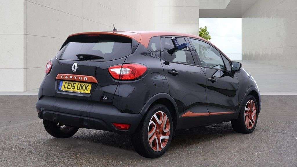 A 2015 RENAULT CAPTUR 1.5 dCi ENERGY Dynamique S MediaNav SUV 5dr Diesel Manual Euro 5 (s/s) (90 A 2015 RENAULT CAPTUR 1.5 dCi ENERGY Dynamique S MediaNav SUV 5dr Diesel Manual Euro 5 (s/s) (90