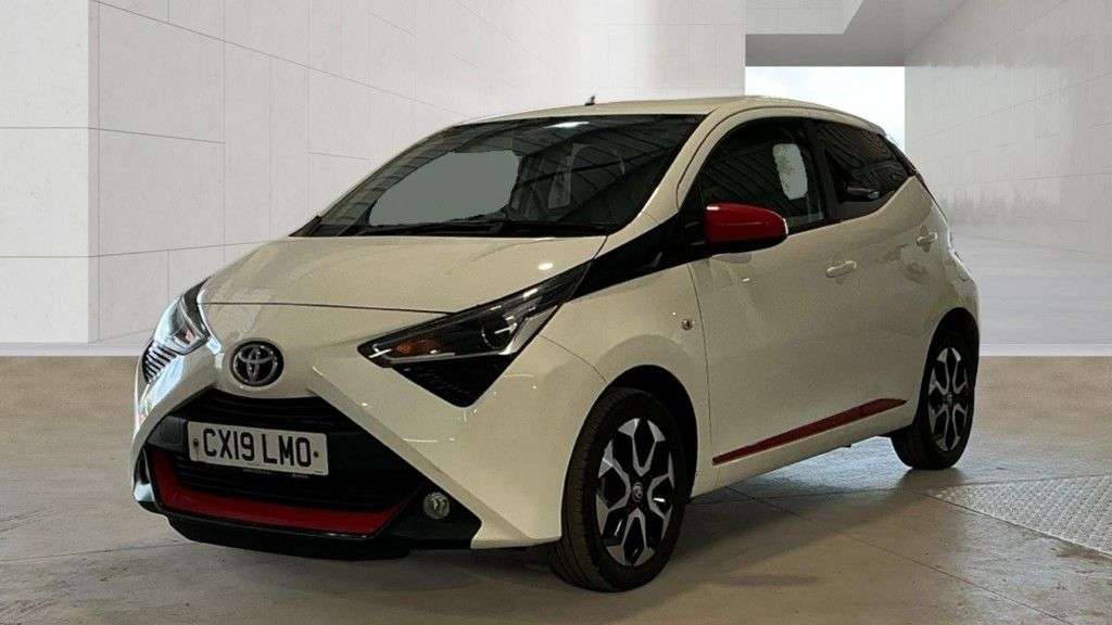 A 2019 TOYOTA AYGO 1.0 VVT-i x-trend Hatchback 5dr Petrol Manual Euro 6 (71 ps) A 2019 TOYOTA AYGO 1.0 VVT-i x-trend Hatchback 5dr Petrol Manual Euro 6 (71 ps)