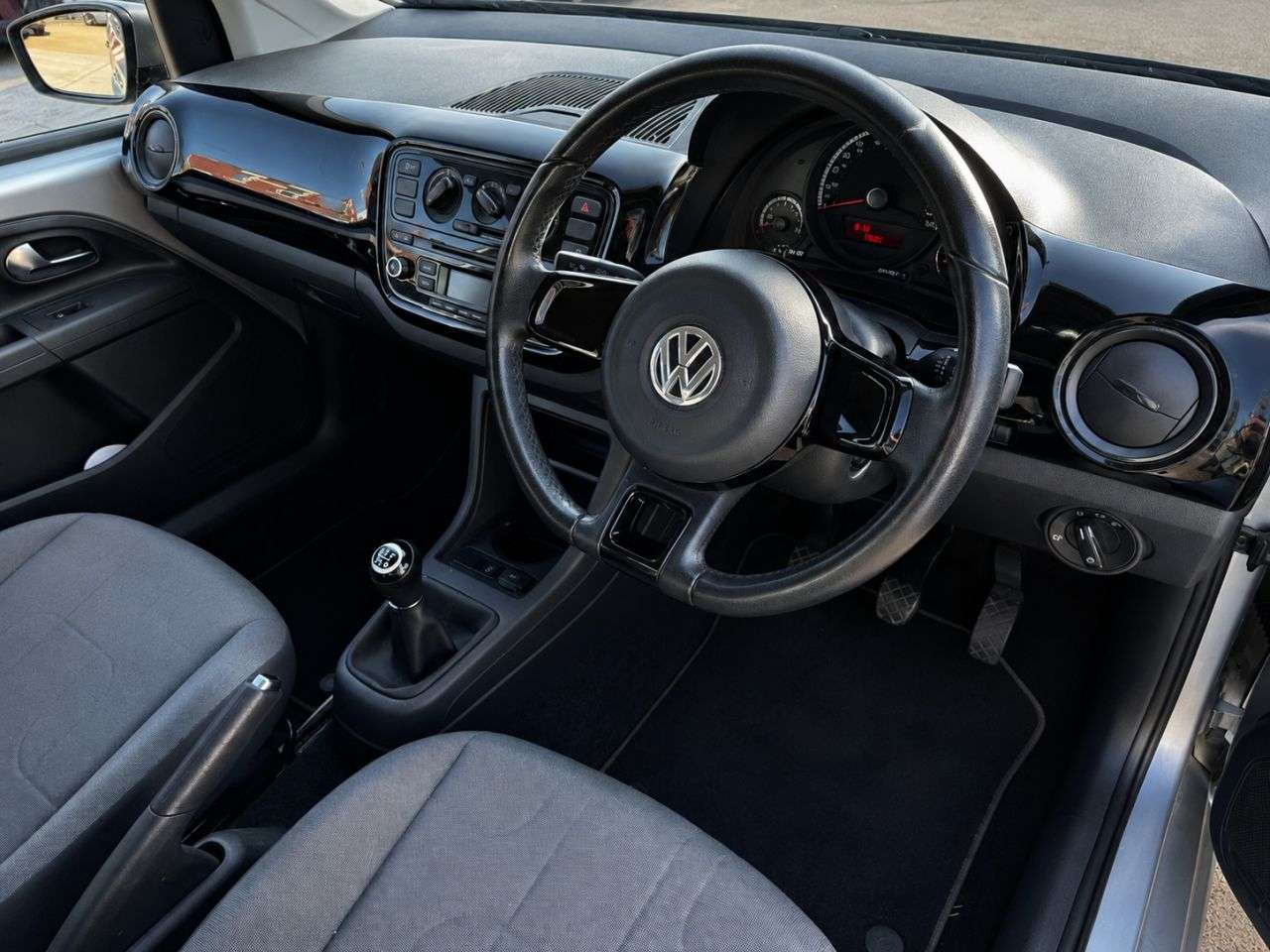 2014 VOLKSWAGEN UP! 2014 VOLKSWAGEN UP!