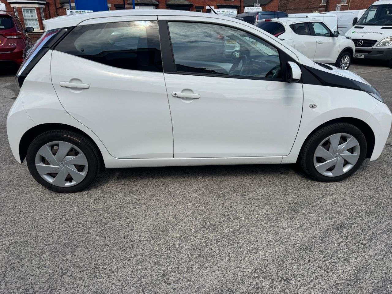 2017 TOYOTA AYGO 2017 TOYOTA AYGO