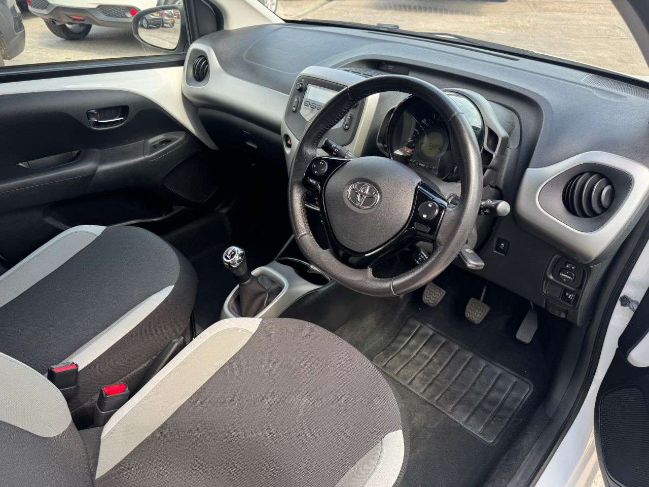 2017 TOYOTA AYGO 2017 TOYOTA AYGO