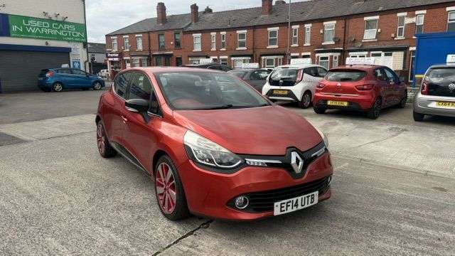 A 2014 RENAULT CLIO 1.5 dCi Dynamique S MediaNav Hatchback 5dr Diesel Manual Euro 5 (s/s) (90 p A 2014 RENAULT CLIO 1.5 dCi Dynamique S MediaNav Hatchback 5dr Diesel Manual Euro 5 (s/s) (90 p