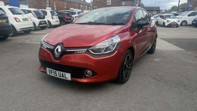 A 2015 RENAULT CLIO 1.5 dCi Dynamique MediaNav Hatchback 5dr Diesel Manual Euro 5 (s/s) (90 ps) A 2015 RENAULT CLIO 1.5 dCi Dynamique MediaNav Hatchback 5dr Diesel Manual Euro 5 (s/s) (90 ps)