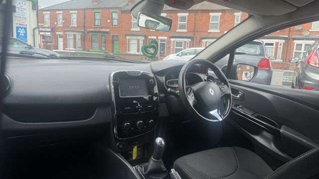 2015 RENAULT CLIO 2015 RENAULT CLIO