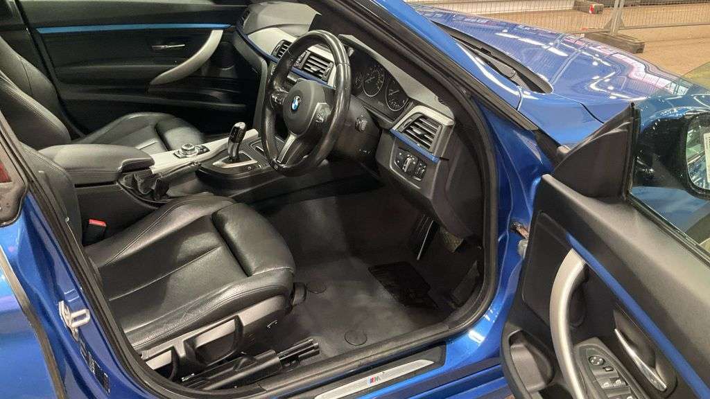 A 2016 BMW 3 SERIES GRAN TURISMO 2.0 320d M Sport GT 5dr Diesel Auto Euro 6 (s/s) (190 ps) A 2016 BMW 3 SERIES GRAN TURISMO 2.0 320d M Sport GT 5dr Diesel Auto Euro 6 (s/s) (190 ps)