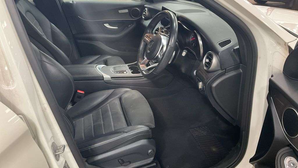 A 2019 MERCEDES-BENZ GLC 2.0 GLC220d AMG Line SUV 5dr Diesel G-Tronic+ 4MATIC Euro 6 (s/s) (194 ps) A 2019 MERCEDES-BENZ GLC 2.0 GLC220d AMG Line SUV 5dr Diesel G-Tronic+ 4MATIC Euro 6 (s/s) (194 ps)