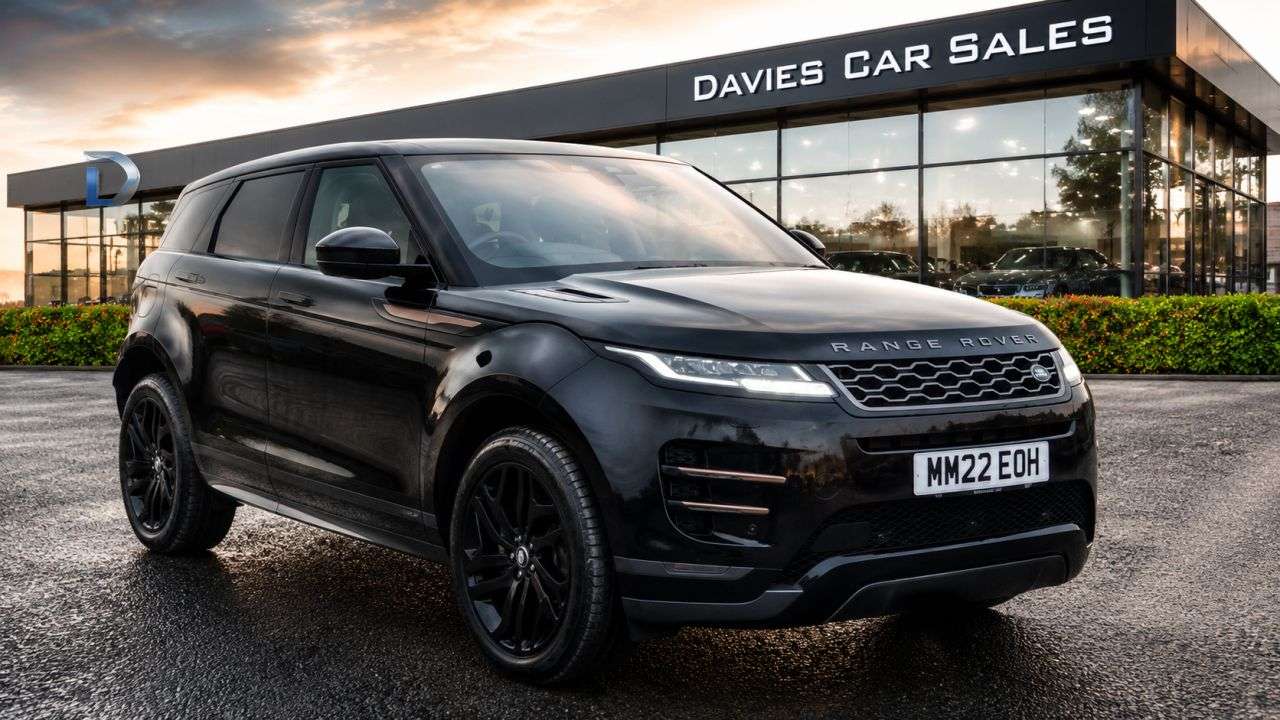 A 2022 LAND ROVER RANGE ROVER EVOQUE 2.0 D200 MHEV R-Dynamic S SUV 5dr Diesel Auto 4WD Euro 6 (s/s) (204 ps) A 2022 LAND ROVER RANGE ROVER EVOQUE 2.0 D200 MHEV R-Dynamic S SUV 5dr Diesel Auto 4WD Euro 6 (s/s) (204 ps)