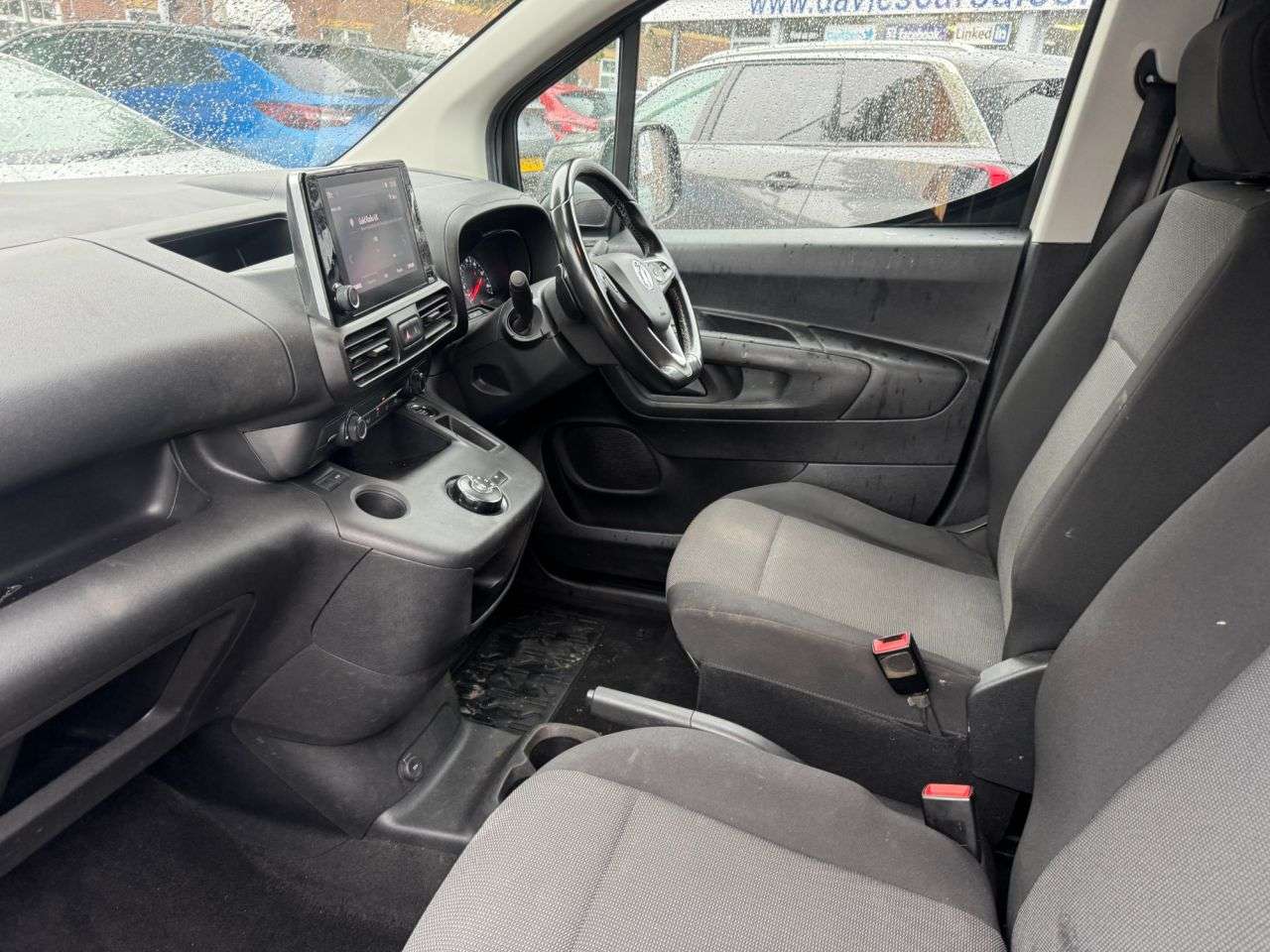 A 2021 VAUXHALL COMBO 1.5 Turbo D 2300 Edition Panel Van 4dr Diesel Auto L2 H1 Euro 6 (s/s) (130 A 2021 VAUXHALL COMBO 1.5 Turbo D 2300 Edition Panel Van 4dr Diesel Auto L2 H1 Euro 6 (s/s) (130