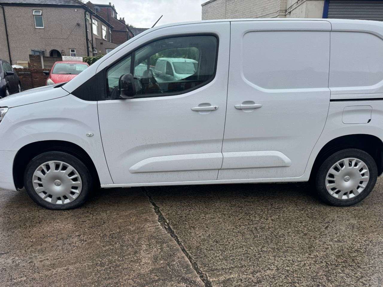 A 2023 VAUXHALL COMBO 1.5 Turbo D 2300 Pro Panel Van 5dr Diesel Manual L1 H1 Euro 6 (s/s) (100 ps A 2023 VAUXHALL COMBO 1.5 Turbo D 2300 Pro Panel Van 5dr Diesel Manual L1 H1 Euro 6 (s/s) (100 ps