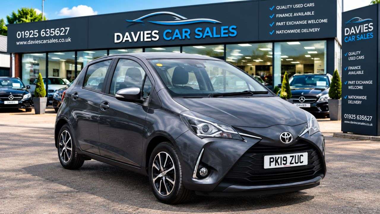 A 2019 TOYOTA YARIS 1.5 VVT-i Icon Tech Hatchback 5dr Petrol Manual Euro 6 (111 ps) A 2019 TOYOTA YARIS 1.5 VVT-i Icon Tech Hatchback 5dr Petrol Manual Euro 6 (111 ps)