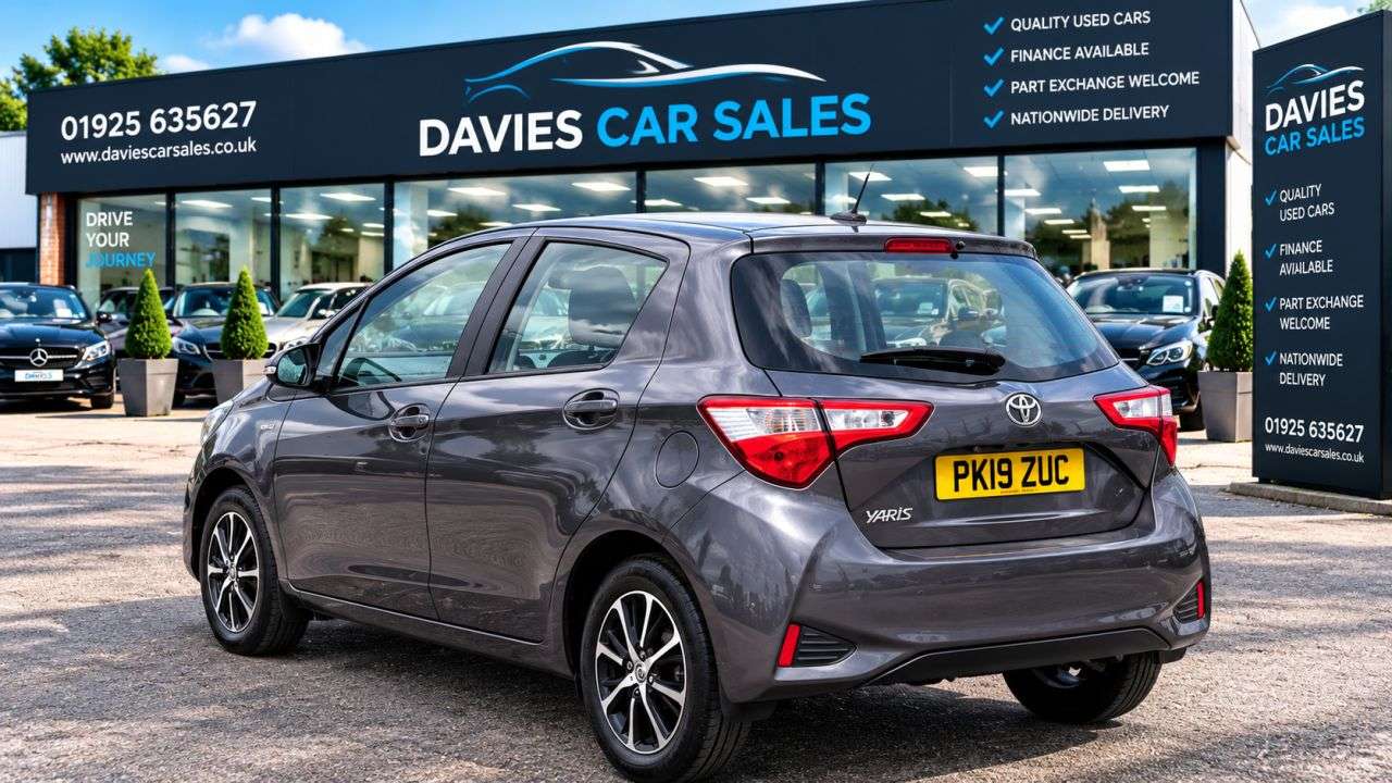 A 2019 TOYOTA YARIS 1.5 VVT-i Icon Tech Hatchback 5dr Petrol Manual Euro 6 (111 ps) A 2019 TOYOTA YARIS 1.5 VVT-i Icon Tech Hatchback 5dr Petrol Manual Euro 6 (111 ps)