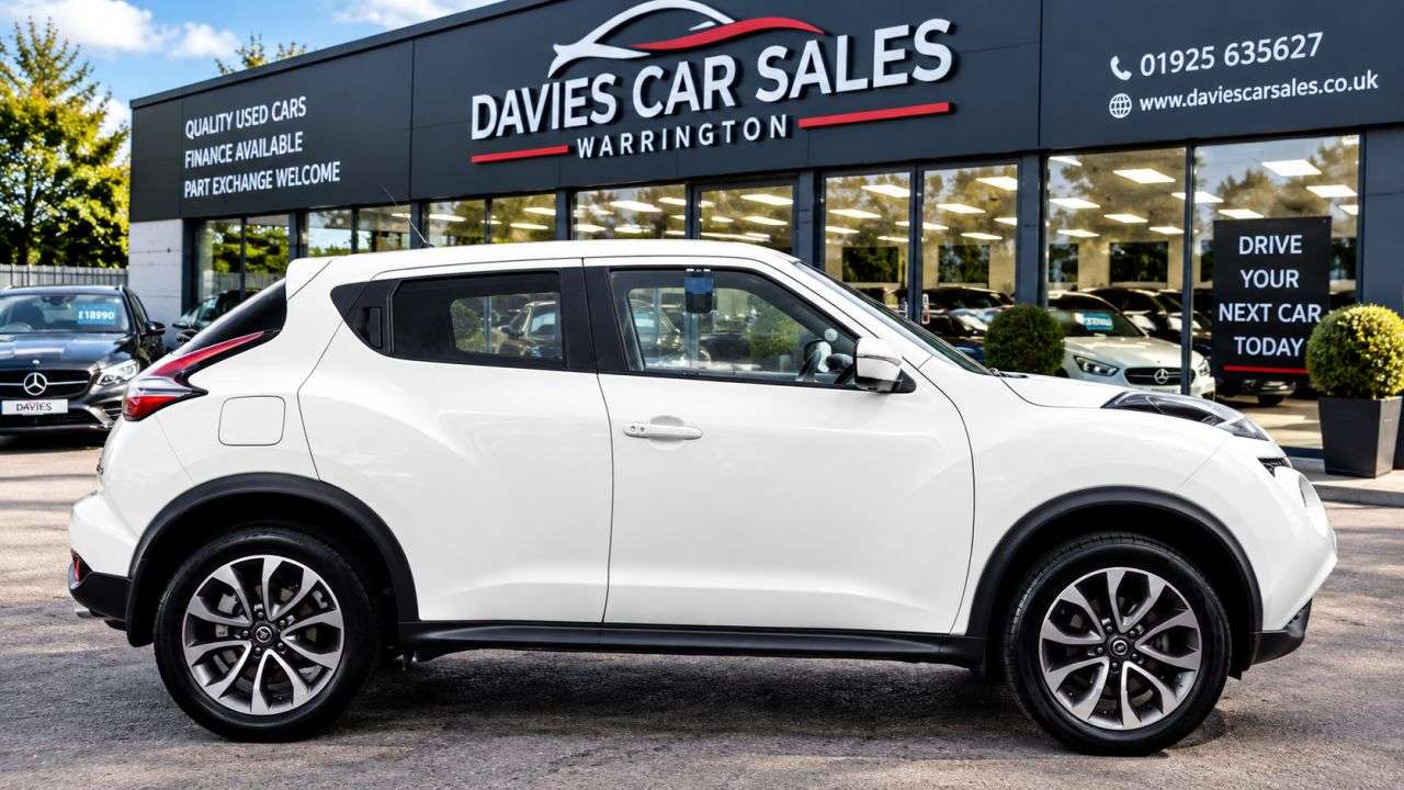 A 2019 NISSAN JUKE 1.6 Tekna SUV 5dr Petrol Manual Euro 6 (112 ps) A 2019 NISSAN JUKE 1.6 Tekna SUV 5dr Petrol Manual Euro 6 (112 ps)