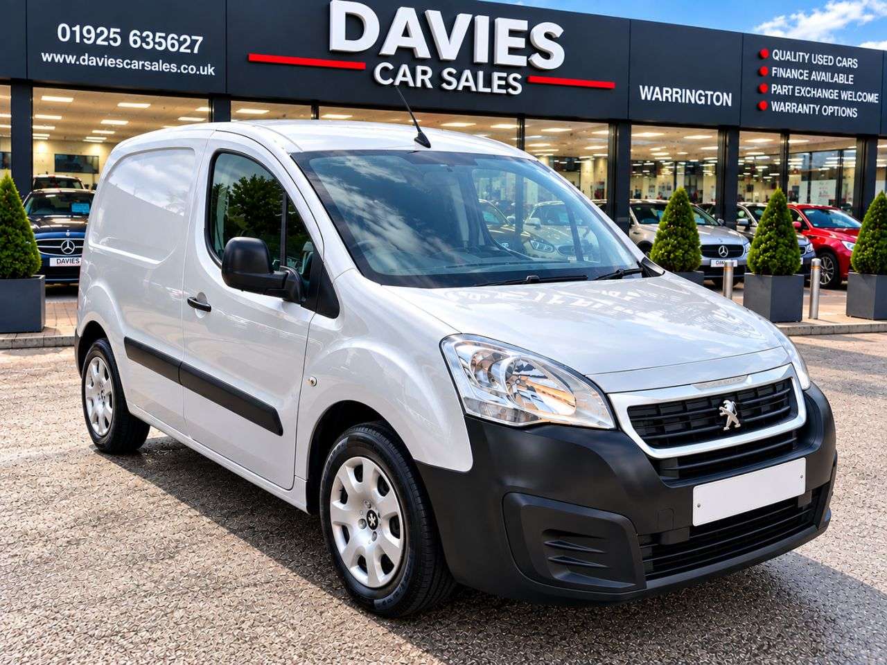 A 2018 PEUGEOT PARTNER 1.6 BlueHDi 855 Professional Panel Van 5dr Diesel Manual L1 Stop & Start (1 A 2018 PEUGEOT PARTNER 1.6 BlueHDi 855 Professional Panel Van 5dr Diesel Manual L1 Stop & Start (1