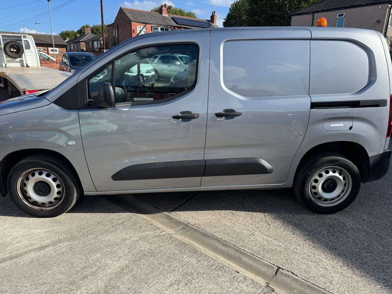 A 2023 PEUGEOT PARTNER 1.5 BlueHDi 1000 Professional Premium + Standard Panel Van 5dr Diesel Manua A 2023 PEUGEOT PARTNER 1.5 BlueHDi 1000 Professional Premium + Standard Panel Van 5dr Diesel Manua