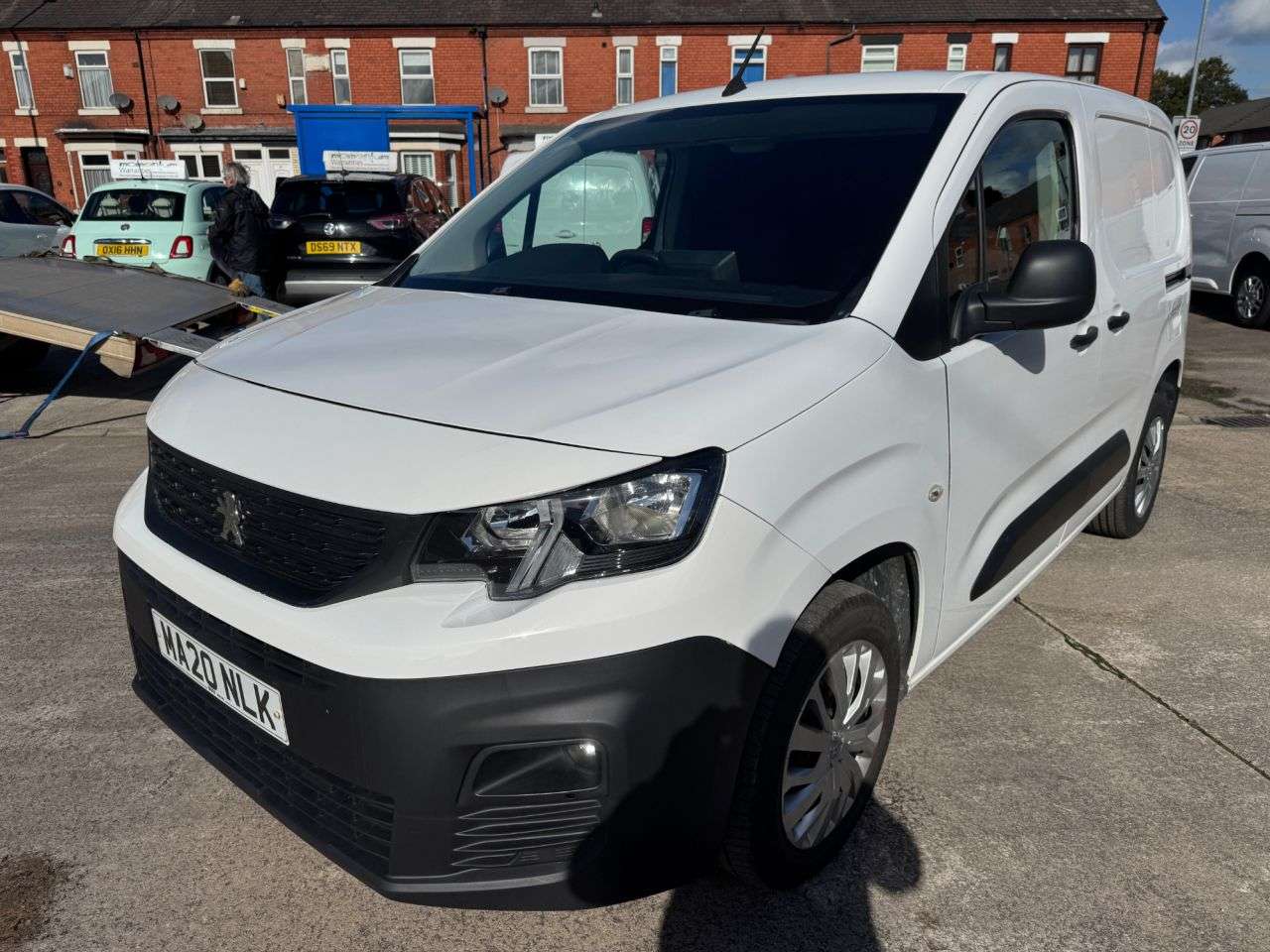 A 2024 PEUGEOT PARTNER 1.5 BlueHDi 1000 Professional Premium + Standard Panel Van 5dr Diesel Manua A 2024 PEUGEOT PARTNER 1.5 BlueHDi 1000 Professional Premium + Standard Panel Van 5dr Diesel Manua